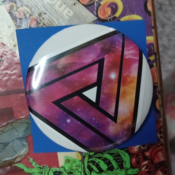 🩷3/$15🩷2-inch 2PC pinback button set - Picture 3 of 3